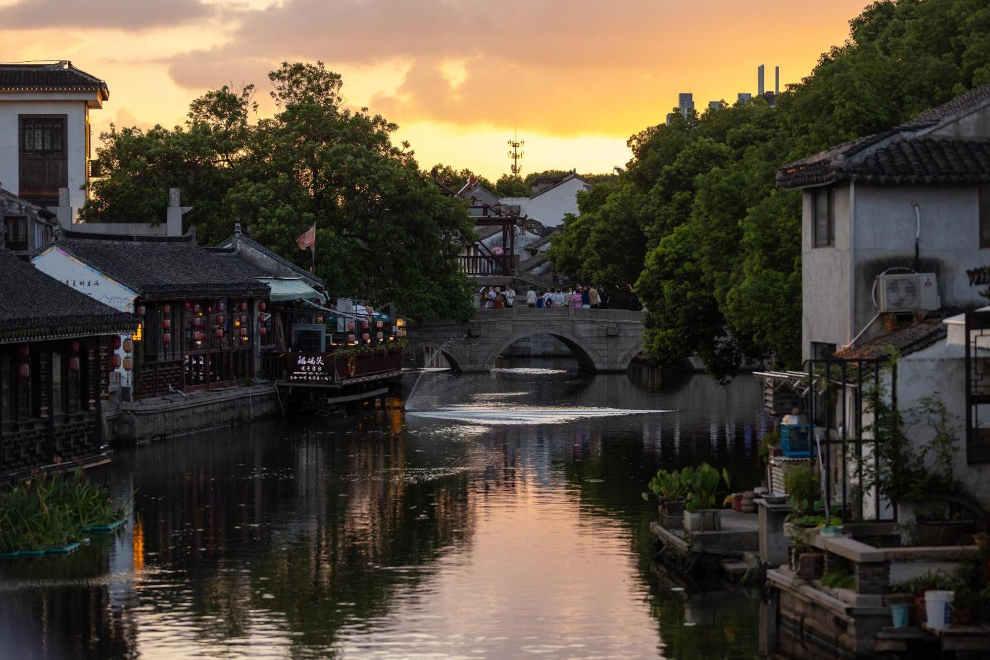 Tongli Slowlife River View Inn Suzhou  Exterior photo
